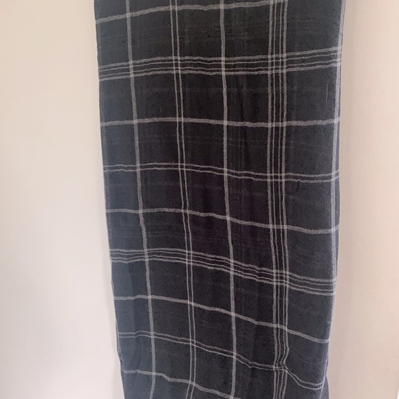 Point Zero Plaid Scarf - Picture 3 of 3